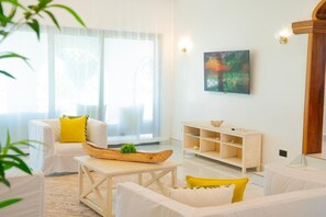 Living area - Creek Side, Ocean View 5-bedroom villa, with a private Coastal feel in Mombasa (Mombasa)