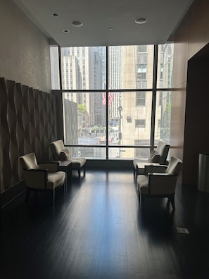 Interior - Executive Midtown Manhattan 1BR / King Bed / W/D /Gym (New York)