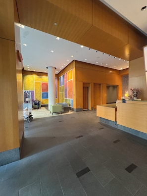 Lobby - Executive Midtown Manhattan 1BR / King Bed / W/D /Gym (New York)