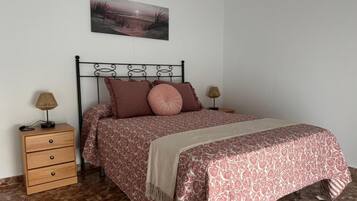 Iron/ironing board, WiFi, bed sheets