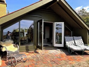 Terrace/patio - Simple living right next to the sea (Græsted)