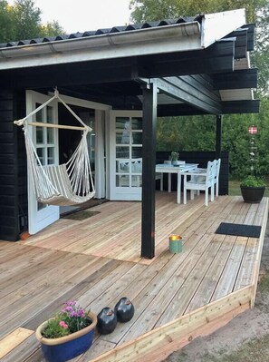 Outdoor dining - Protected nature staying near beach through green (Sæby)