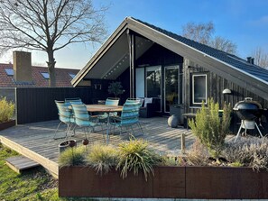 Outdoor dining - Summer house with authentic charm on Enø (Karrebæksminde)