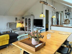 Dining - Summer house with authentic charm on Enø (Karrebæksminde)
