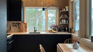Coffee/tea maker, oven, dishwasher - Family cabin with views in Hillestad (Dølemo)