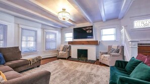 TV - Lower Chelsea Beach House (Atlantic City)