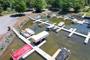 Marina - Forest Cove · Cozy, Secluded w/ Hot Tub & More (Mineral)