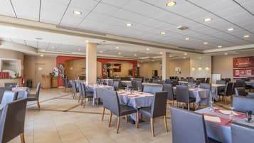 Apartment | Dining