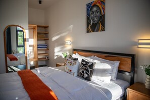 2 slaapkamers, een strijkplank/strijkijzer, gratis wifi, beddengoed