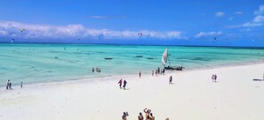 Sun-loungers, beach towels - Lagoon 2 Bedroom Apartment with Terrace the Soul Paje (Paje)