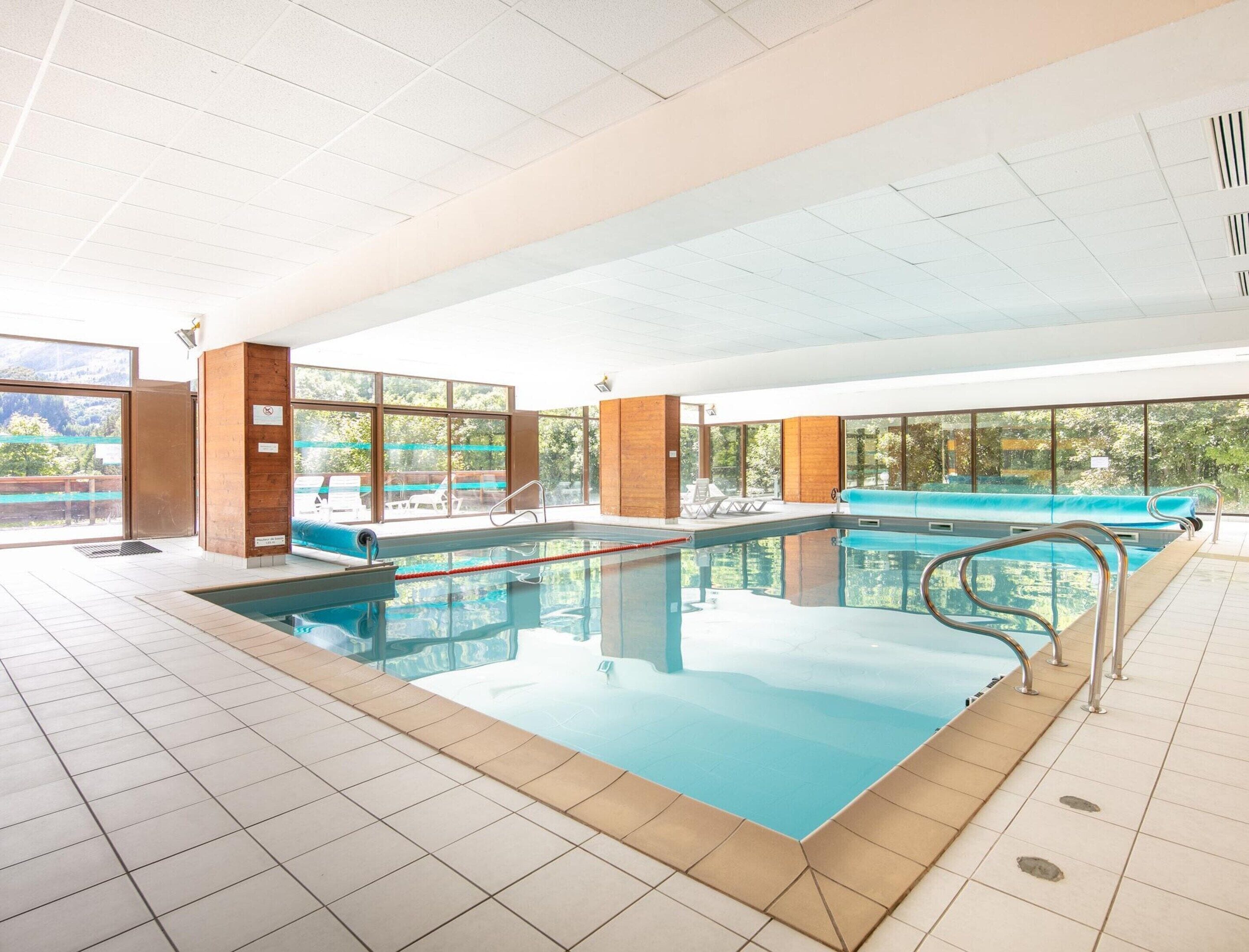 Apartemen | Kolam renang | Kolam renang indoor dan kolam renang outdoor