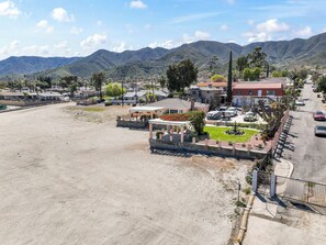 Property grounds - Wake Up to the Water. Live the Lake Life You've Been Imagining! (Lake Elsinore)