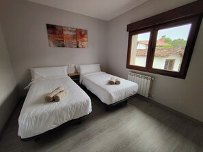 WiFi, bed sheets