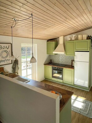 Microwave, oven, dishwasher, coffee/tea maker - Charming west coast house near Vedersø Klit Strand (Ulfborg)