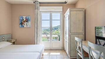 Apartment | 1 bedroom, bed sheets