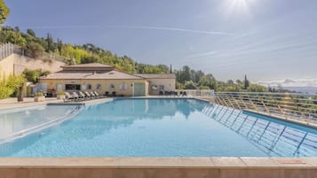 Apartment | Pool | Outdoor pool