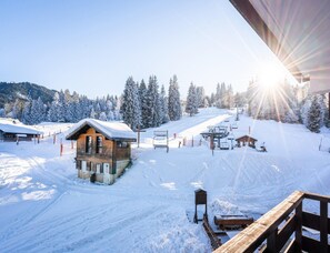 Apartment | Balcony - Mountain View Stay Near Morillon Ski Slopes (Morillon)
