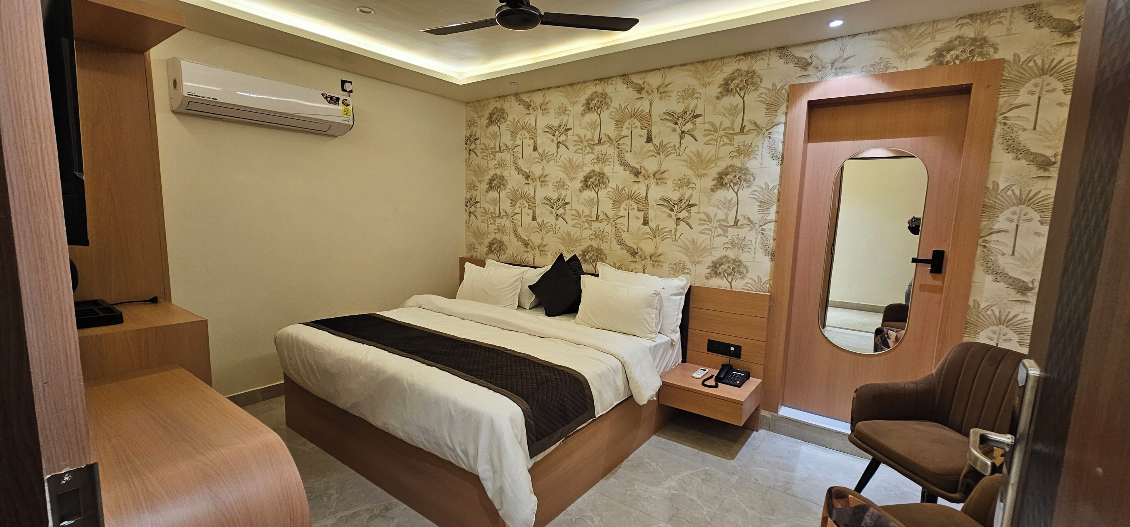 Standard Double Room, City View | Desk, laptop workspace, free WiFi