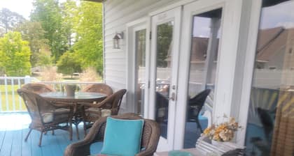 Cozy 1-bedroom apartment in perfect Oriental with AC