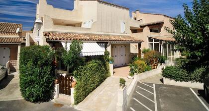 Spacious Holiday Home Near Beach