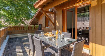 Chic Family Flat With Heated Pool
