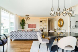 TV - GuestReady - Luxurious Funchal retreat (Funchal)