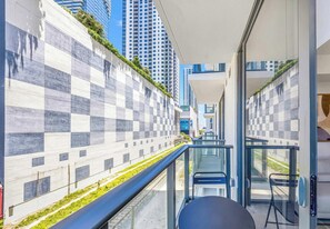 Property grounds - Elite 1BR & Rooftop Pool in Miami Worldcenter (Miami)