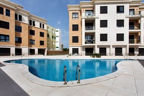 Pool - Rodrigues Apartment with Shared Pool in São Martinho do Porto (São Martinho do Porto)