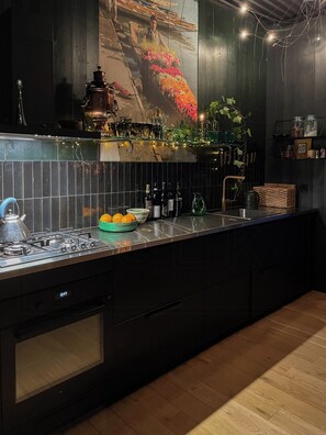 Oven, dishwasher, coffee/tea maker