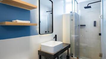 Shower, free toiletries, hair dryer, towels