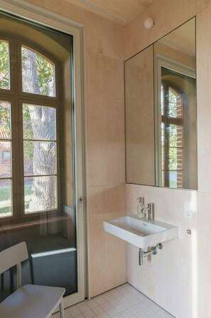Shower - Renovated commandery on the Elbe with sauna (Werben)