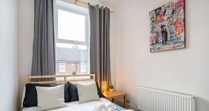 Spacious 4BR - Parking - Groups & Contractors