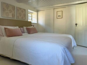 2 bedrooms, desk, free WiFi - Historic thatched house from 1750 in Husby (Ulfborg)