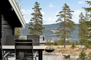 Outdoor dining - Cabin with panoramic views over Trysil (Trysil)