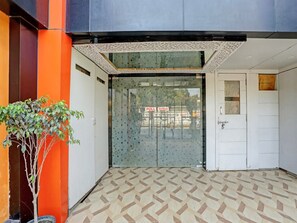 Reception - Classic With Balcony Yug Residency (Varanasi)
