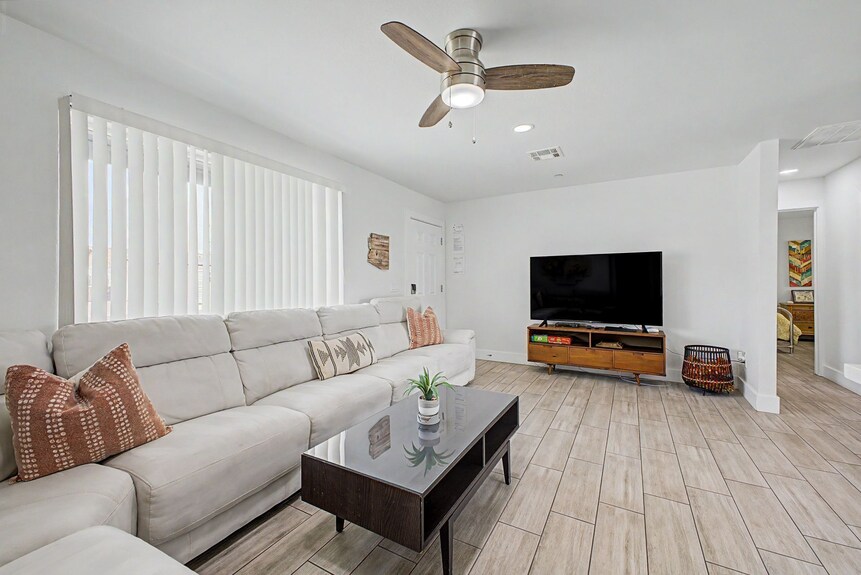 Copper Cactus | 3br Relaxing Backyard Sleeps 6 - Sloan Park Mesa