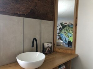 Towels, soap, toilet paper - Vrbo Property (Bourg-en-Bresse)