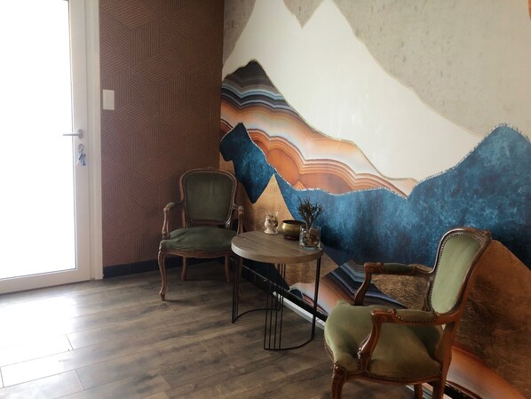 Interior - Vrbo Property (Bourg-en-Bresse)