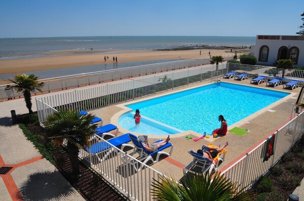 Apartment | Pool | Outdoor pool, a heated pool - Beachside Apartment for Four (La Tranche-sur-Mer)