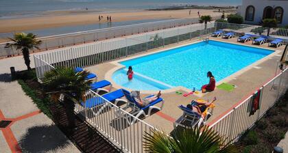 Beachside Apartment for Four