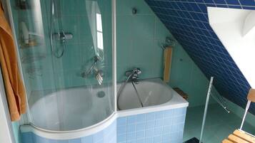 Dusche, Handtücher, Toilettenpapier
