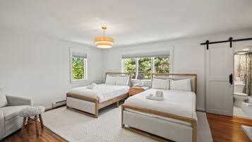 10 bedrooms, travel cot, free WiFi, bed sheets