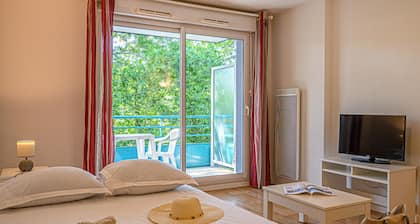 Studio With Balcony Near Vannes