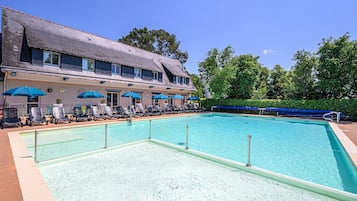 Apartment | Pool | Outdoor pool, a heated pool