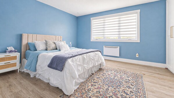 Iron/ironing board, internet, bed sheets