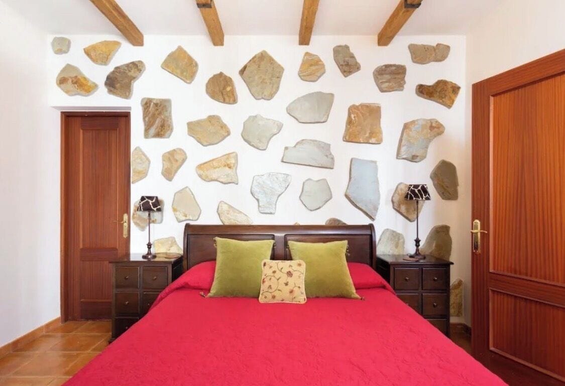 4 bedrooms, in-room safe, desk, iron/ironing board