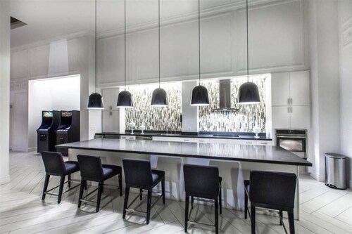 Modern Verdant 2BR with Resort Amenities