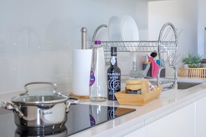Fridge, microwave, oven, stovetop - Casa de São Tiago 1 – Funchal (Funchal)