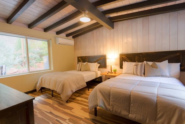 Desk, WiFi, bed sheets