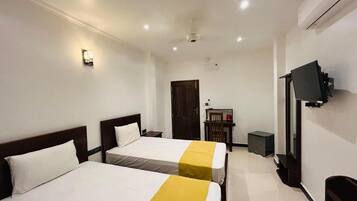 Deluxe Triple Room, Balcony, Garden View